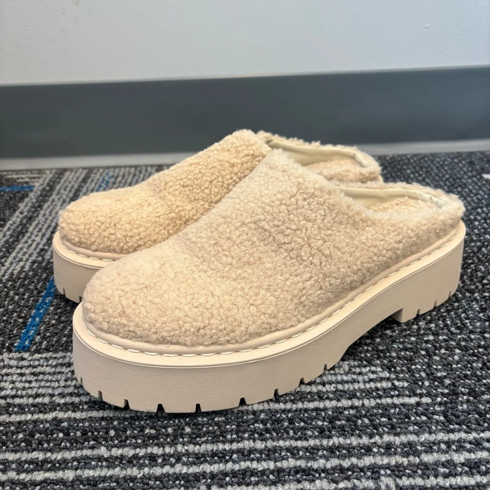 Pilcro Anthropologie Chunky Sherpa Clogs Platform slip on NWOT